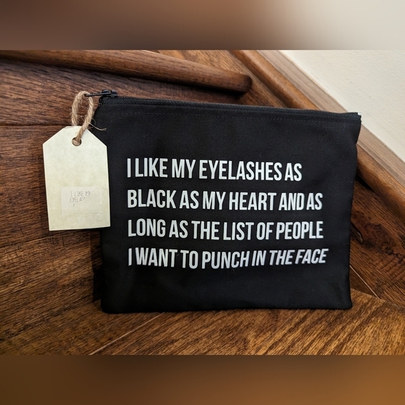 Makeup bag, black eyelashes black heart - Picture 1 of 4